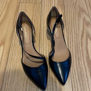 Low heel shoes
